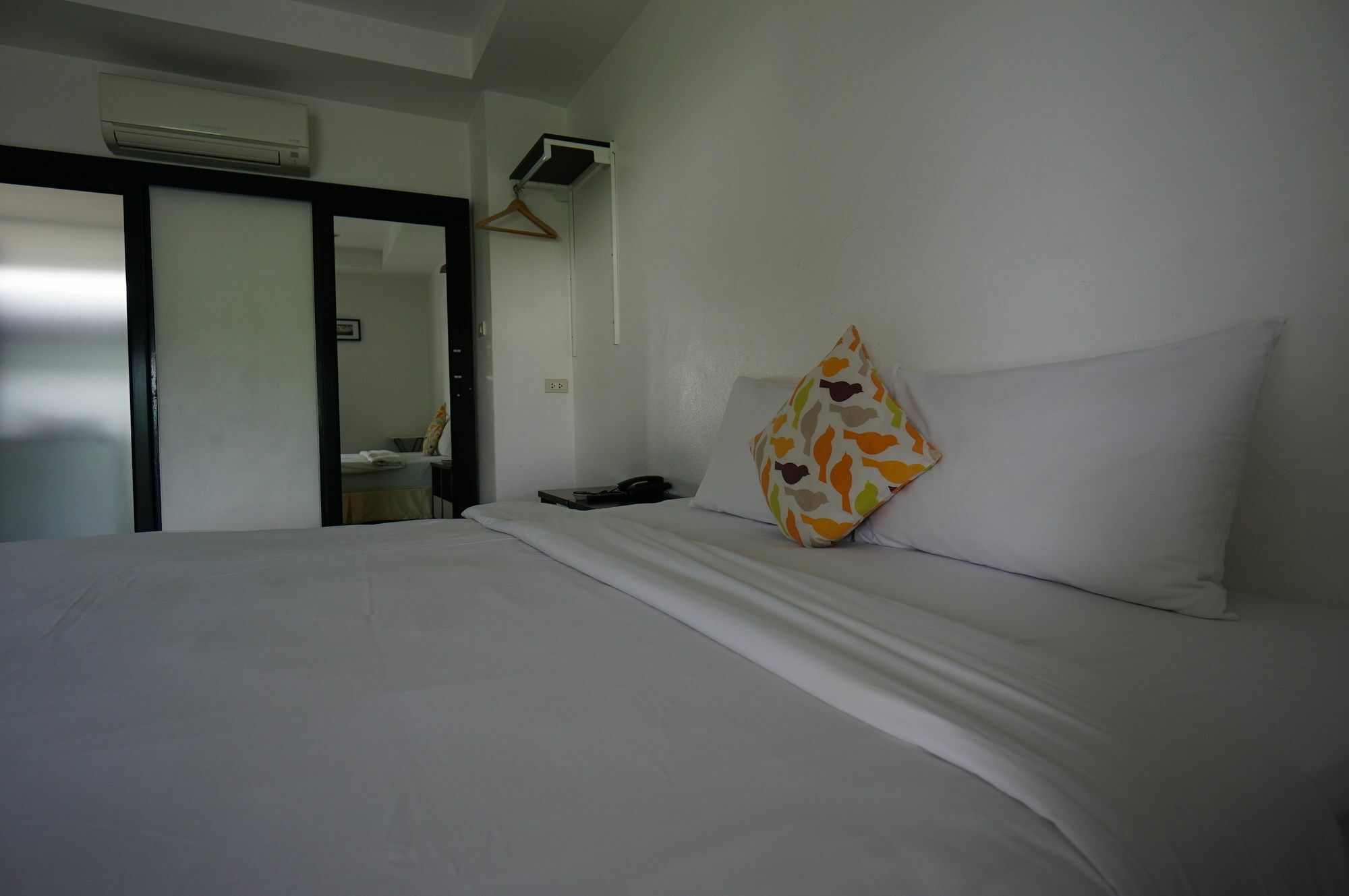 The Auto Place Phuket Exterior foto